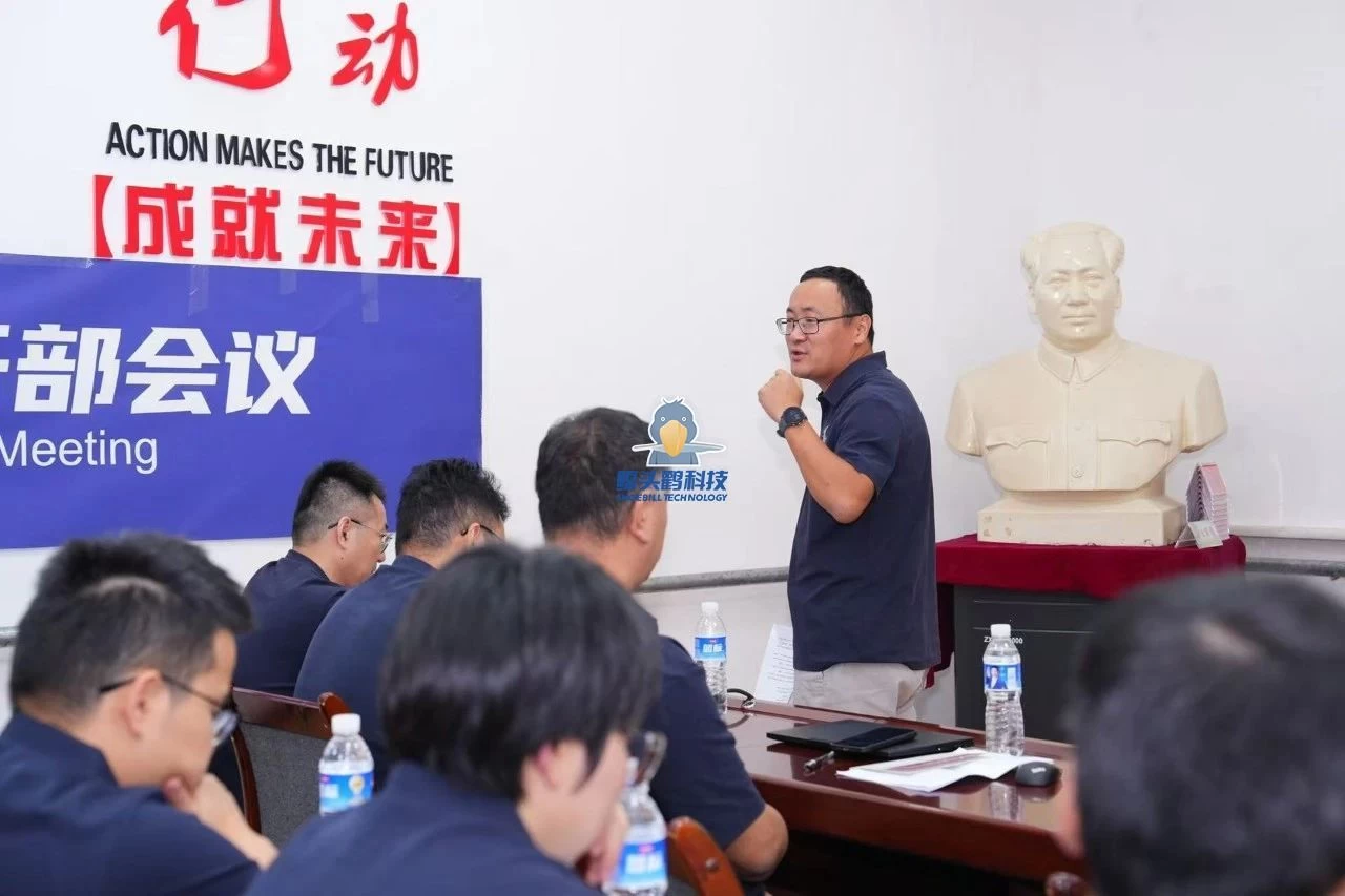 Shoebill Technology'nin Badain Jaran Çöl Yolculuğu Shoebill Technology'nin Badain Jaran Çöl Yolculuğu